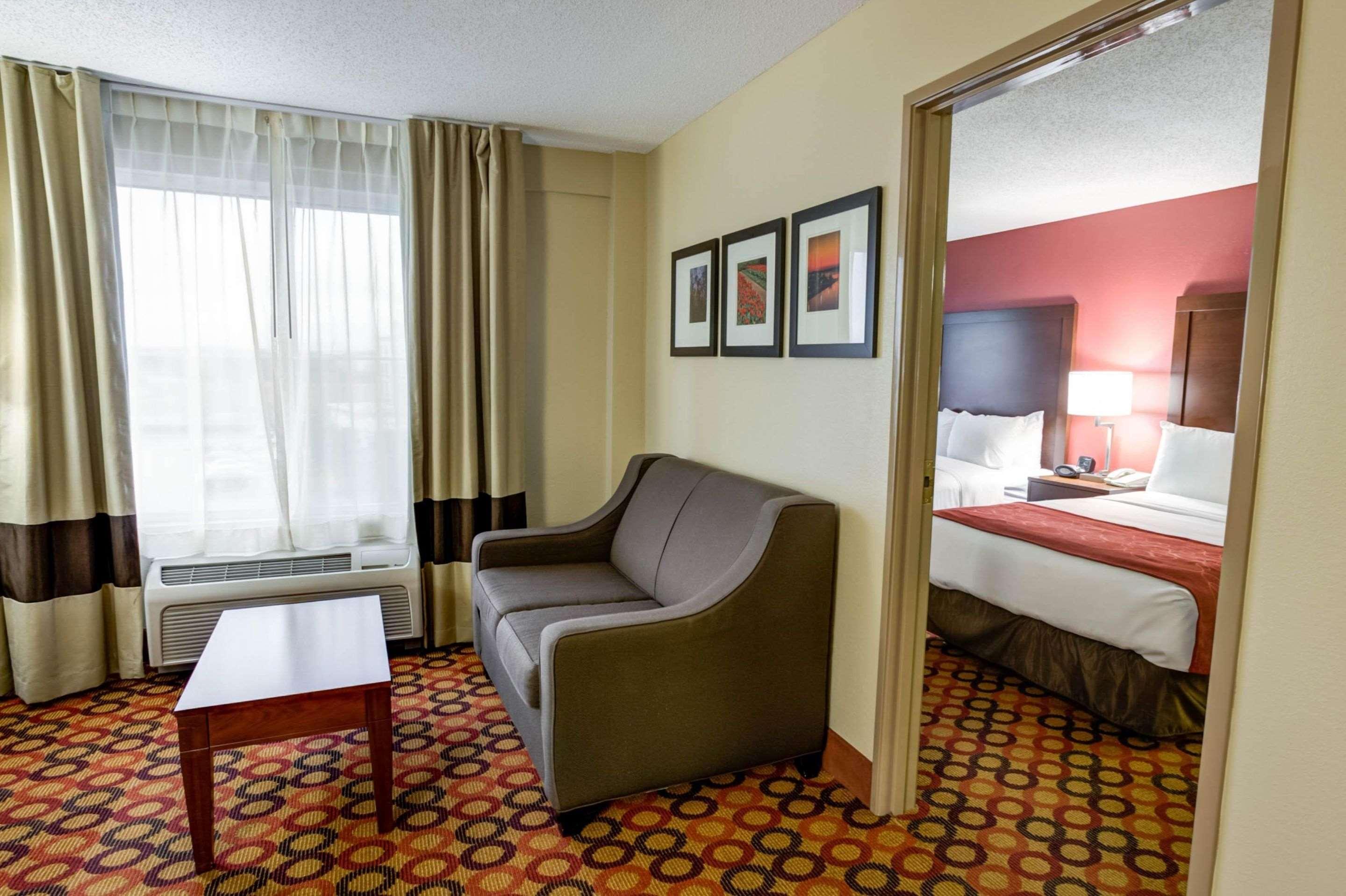 Comfort Suites Concord Mills Экстерьер фото