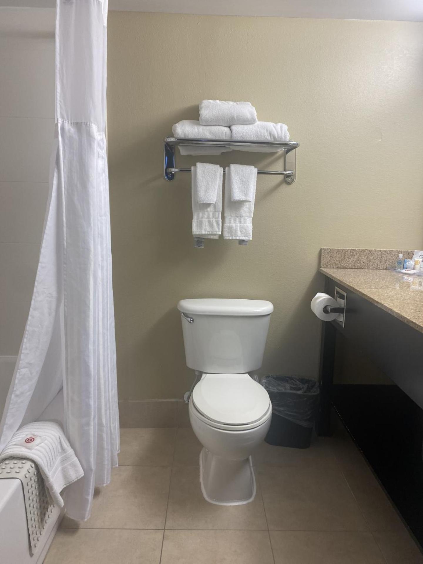Comfort Suites Concord Mills Экстерьер фото