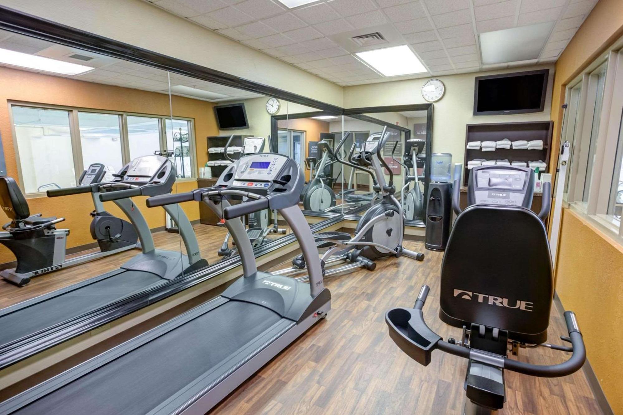 Comfort Suites Concord Mills Экстерьер фото
