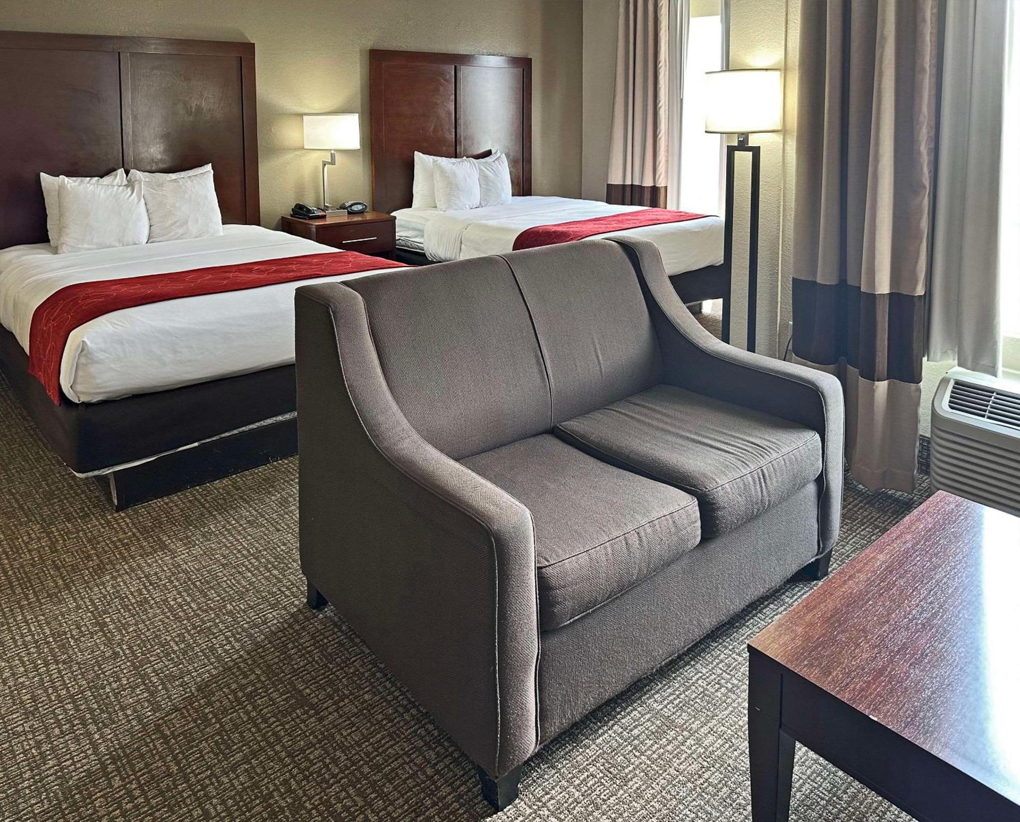 Comfort Suites Concord Mills Экстерьер фото