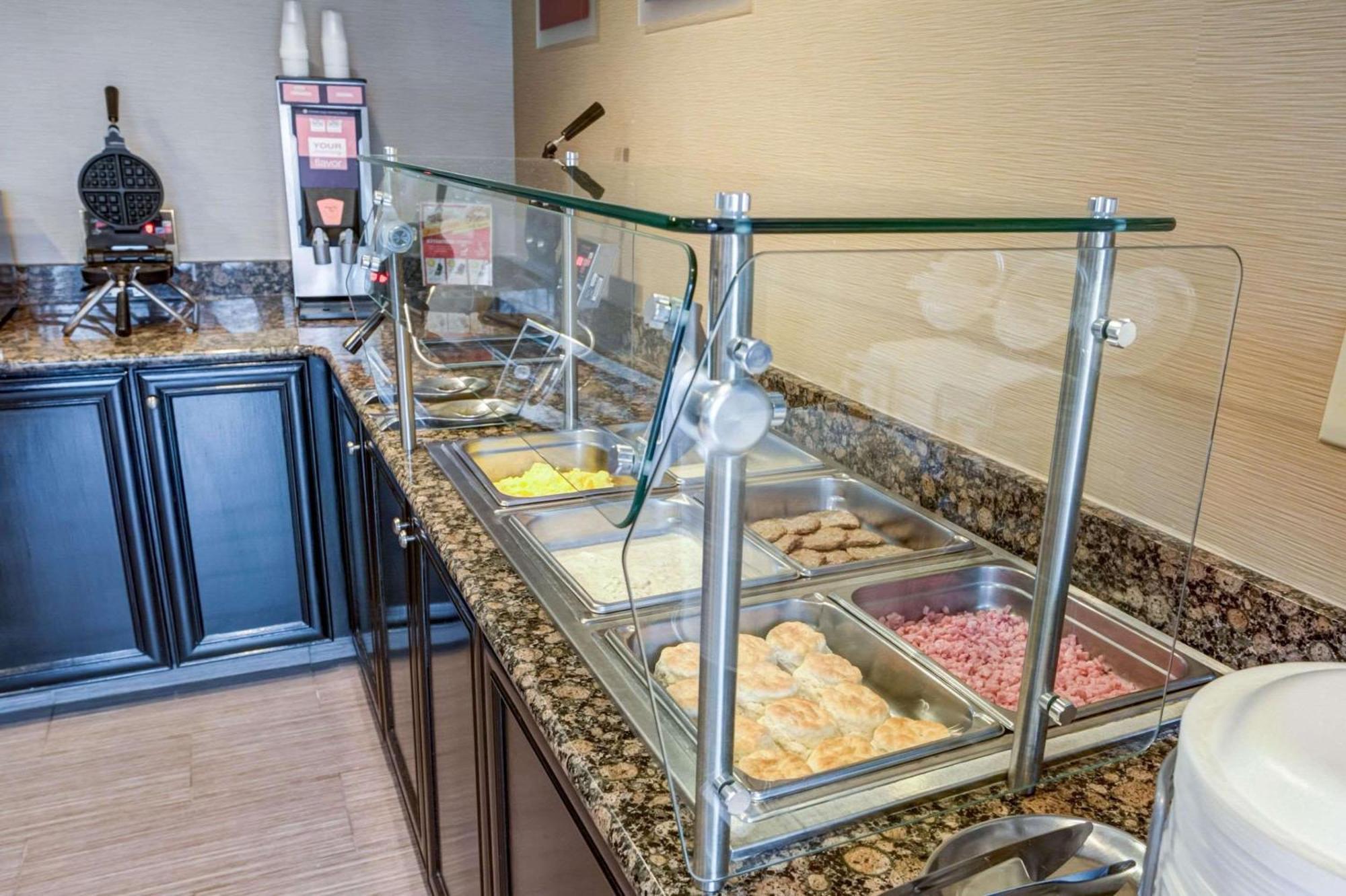 Comfort Suites Concord Mills Экстерьер фото