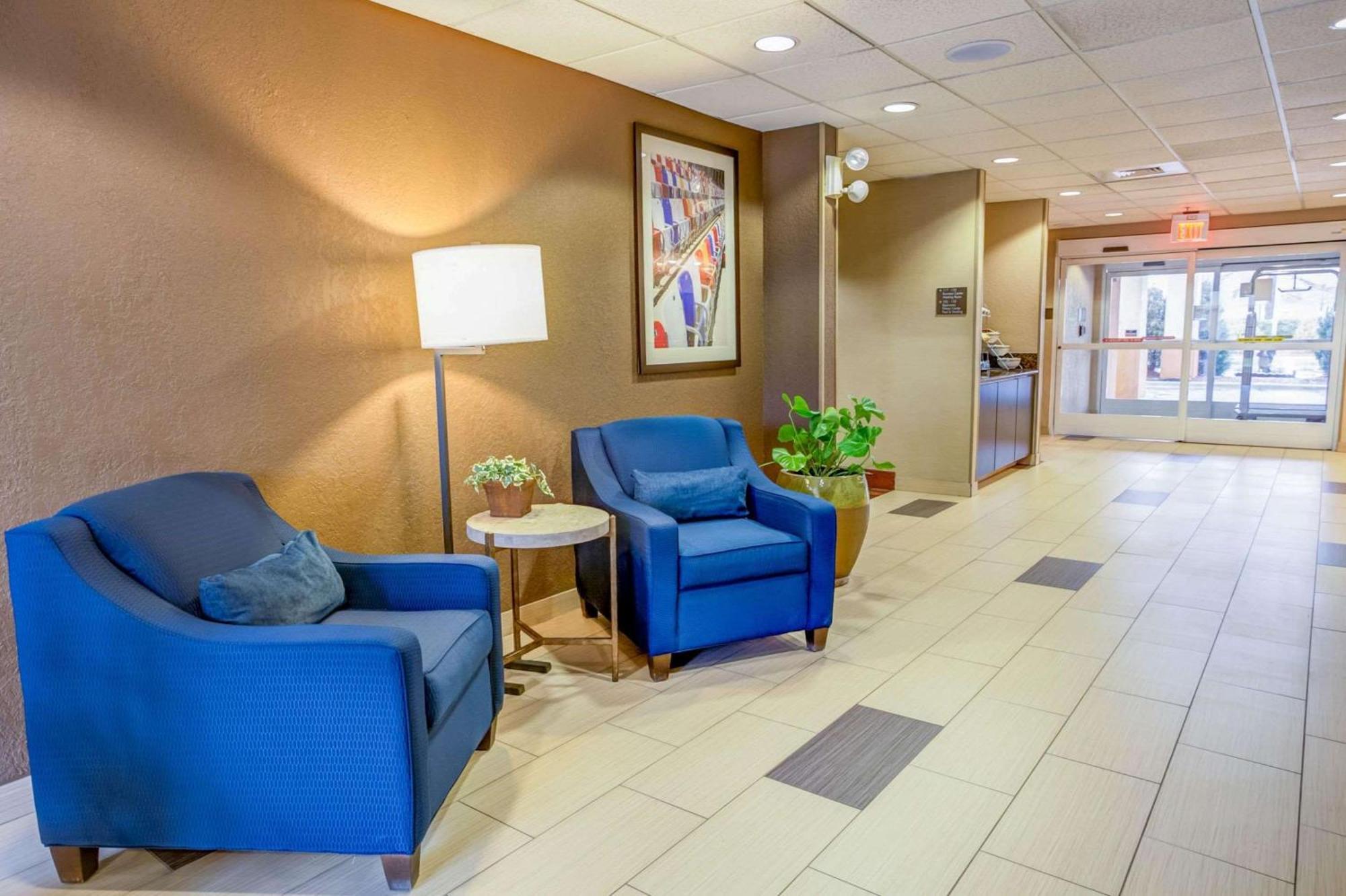 Comfort Suites Concord Mills Экстерьер фото
