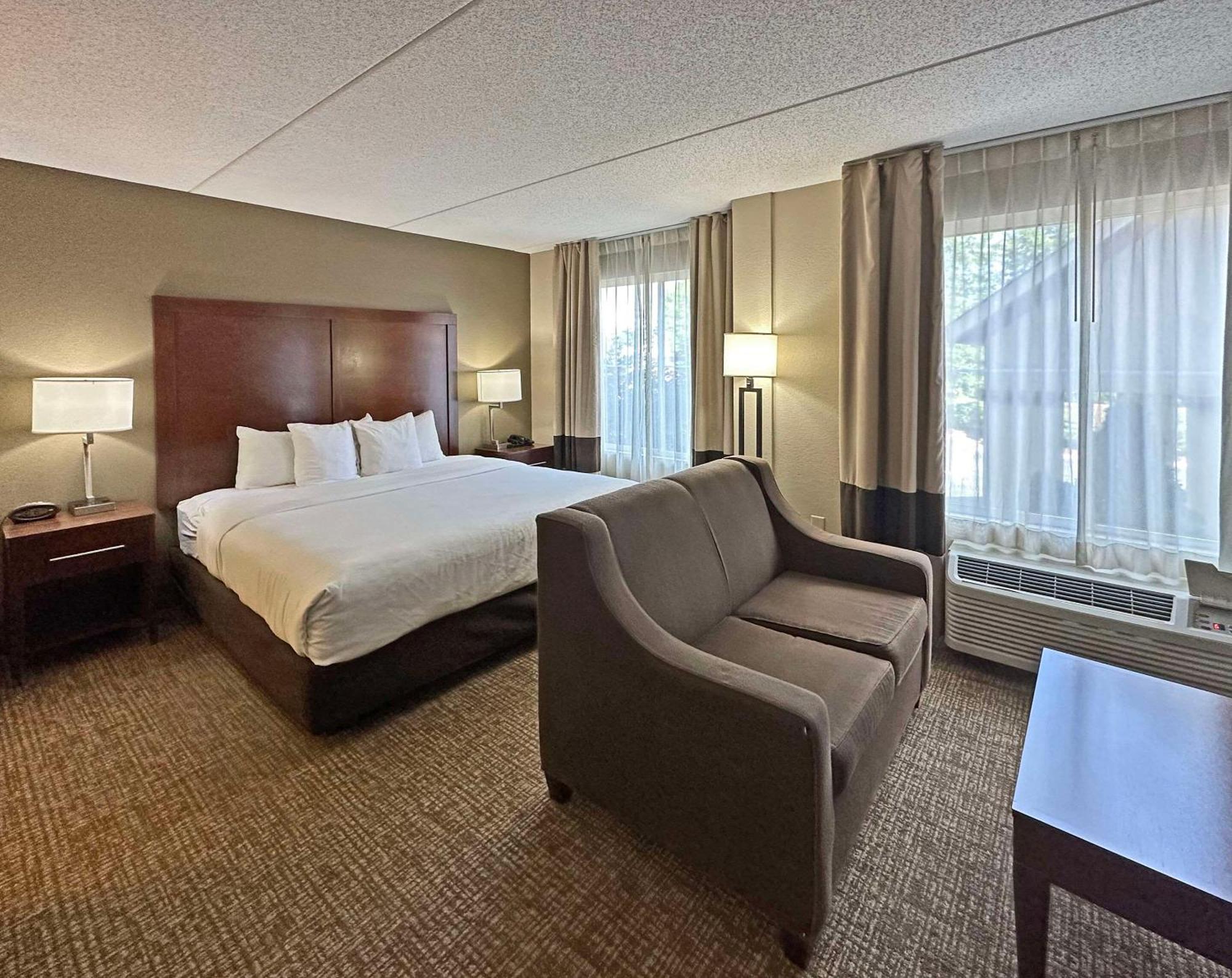 Comfort Suites Concord Mills Экстерьер фото