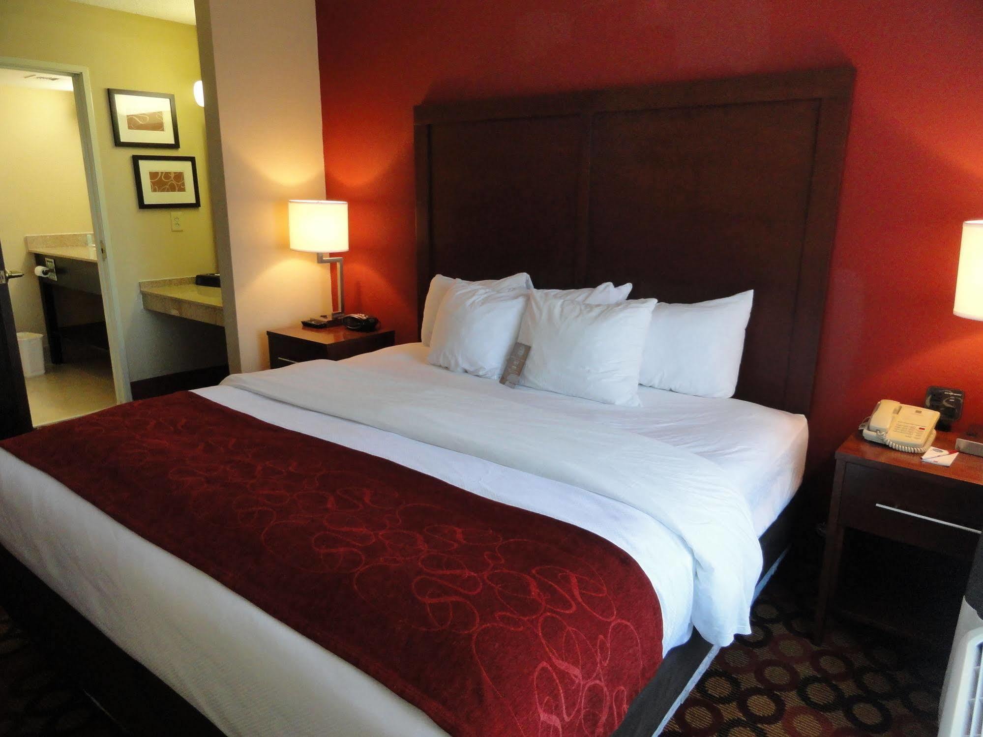 Comfort Suites Concord Mills Экстерьер фото