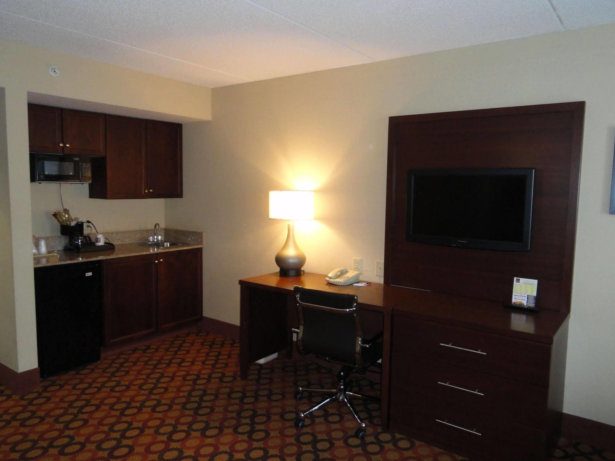 Comfort Suites Concord Mills Экстерьер фото